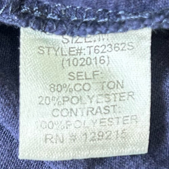 Comme Toi Navy V Neck Short Sleeve Top w/Tan Accents. Size Medium. - Picture 8 of 9